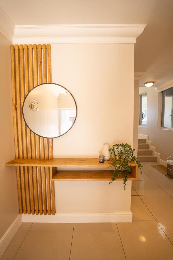 Deja Blue Beachfront Villa, Newly Renovated Langstrand Екстериор снимка