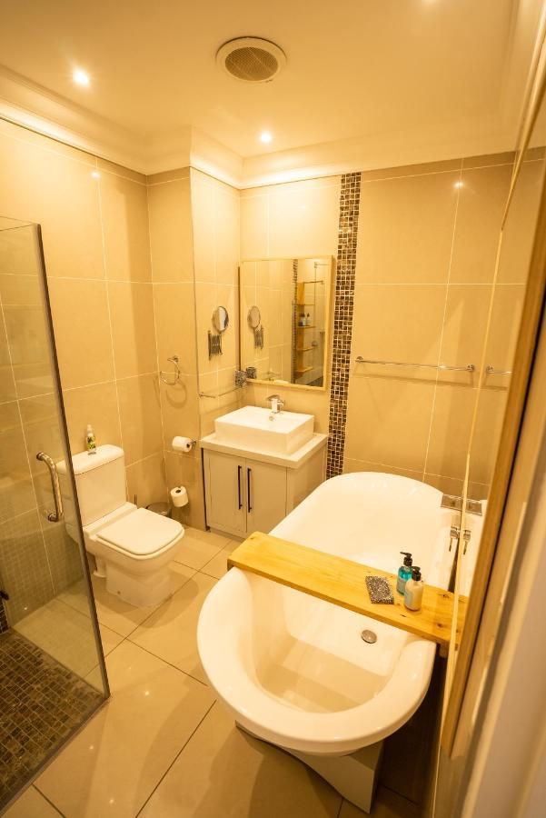 Deja Blue Beachfront Villa, Newly Renovated Langstrand Екстериор снимка