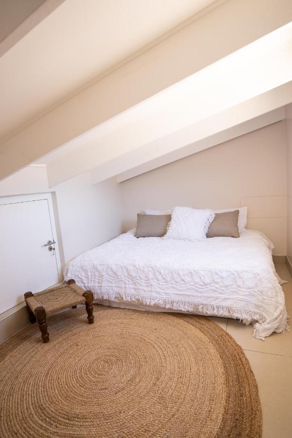 Deja Blue Beachfront Villa, Newly Renovated Langstrand Екстериор снимка