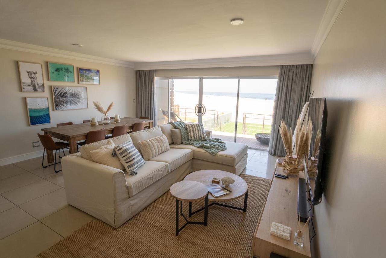 Deja Blue Beachfront Villa, Newly Renovated Langstrand Екстериор снимка