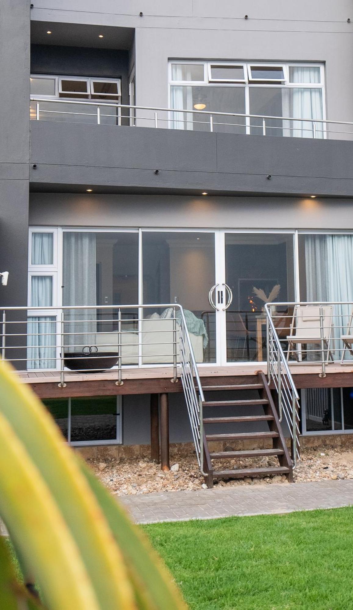 Deja Blue Beachfront Villa, Newly Renovated Langstrand Екстериор снимка