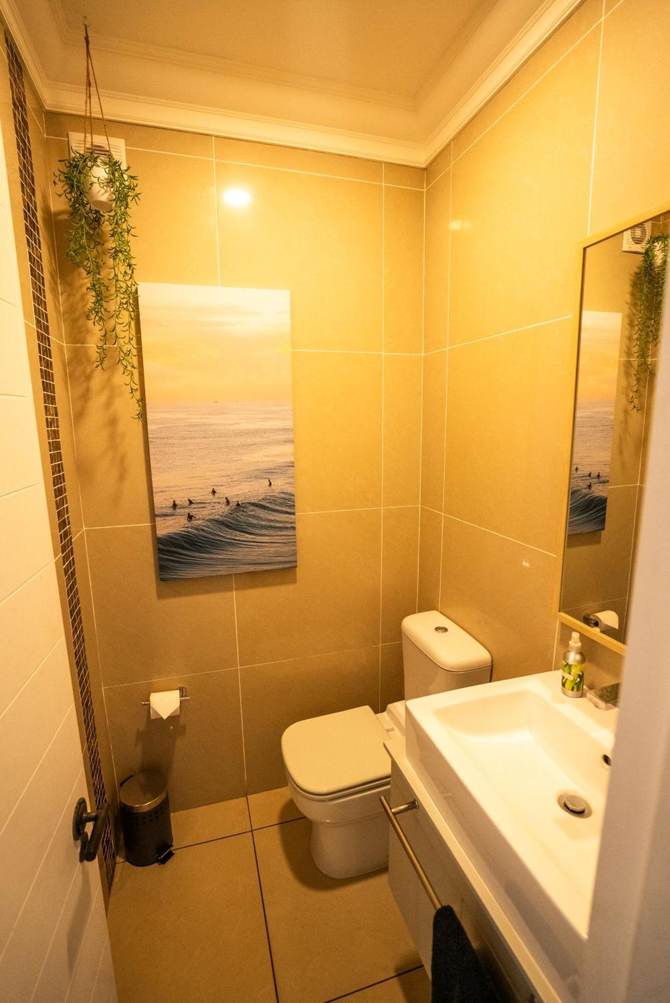 Deja Blue Beachfront Villa, Newly Renovated Langstrand Екстериор снимка