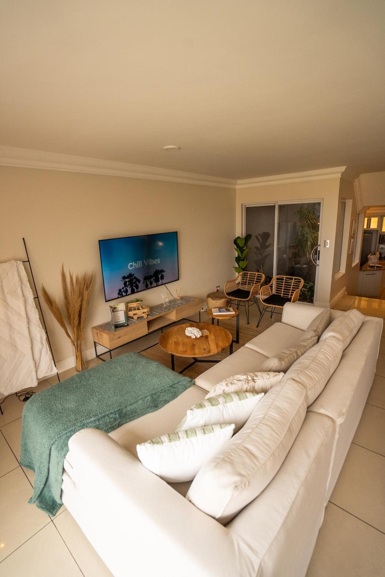 Deja Blue Beachfront Villa, Newly Renovated Langstrand Екстериор снимка