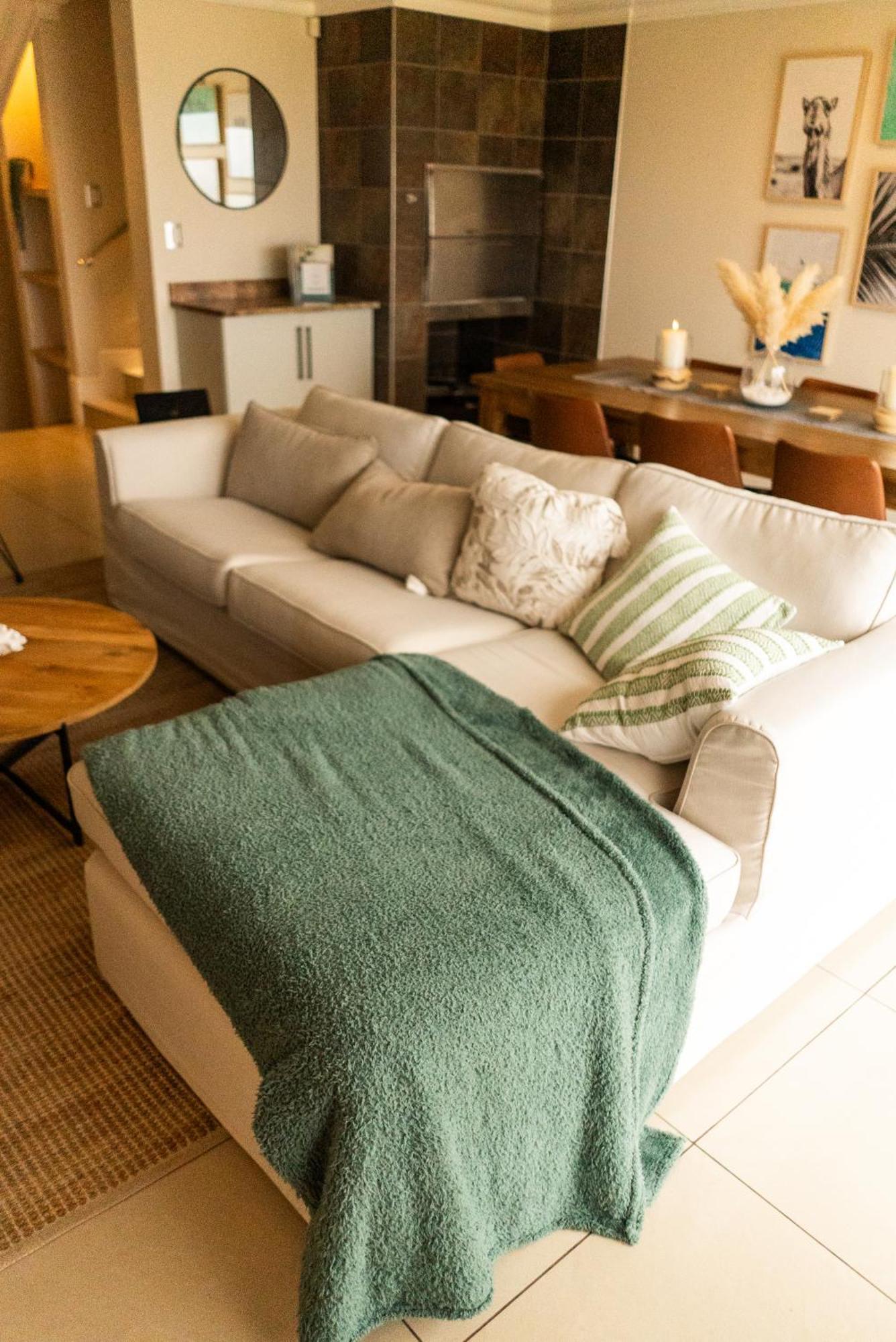Deja Blue Beachfront Villa, Newly Renovated Langstrand Екстериор снимка