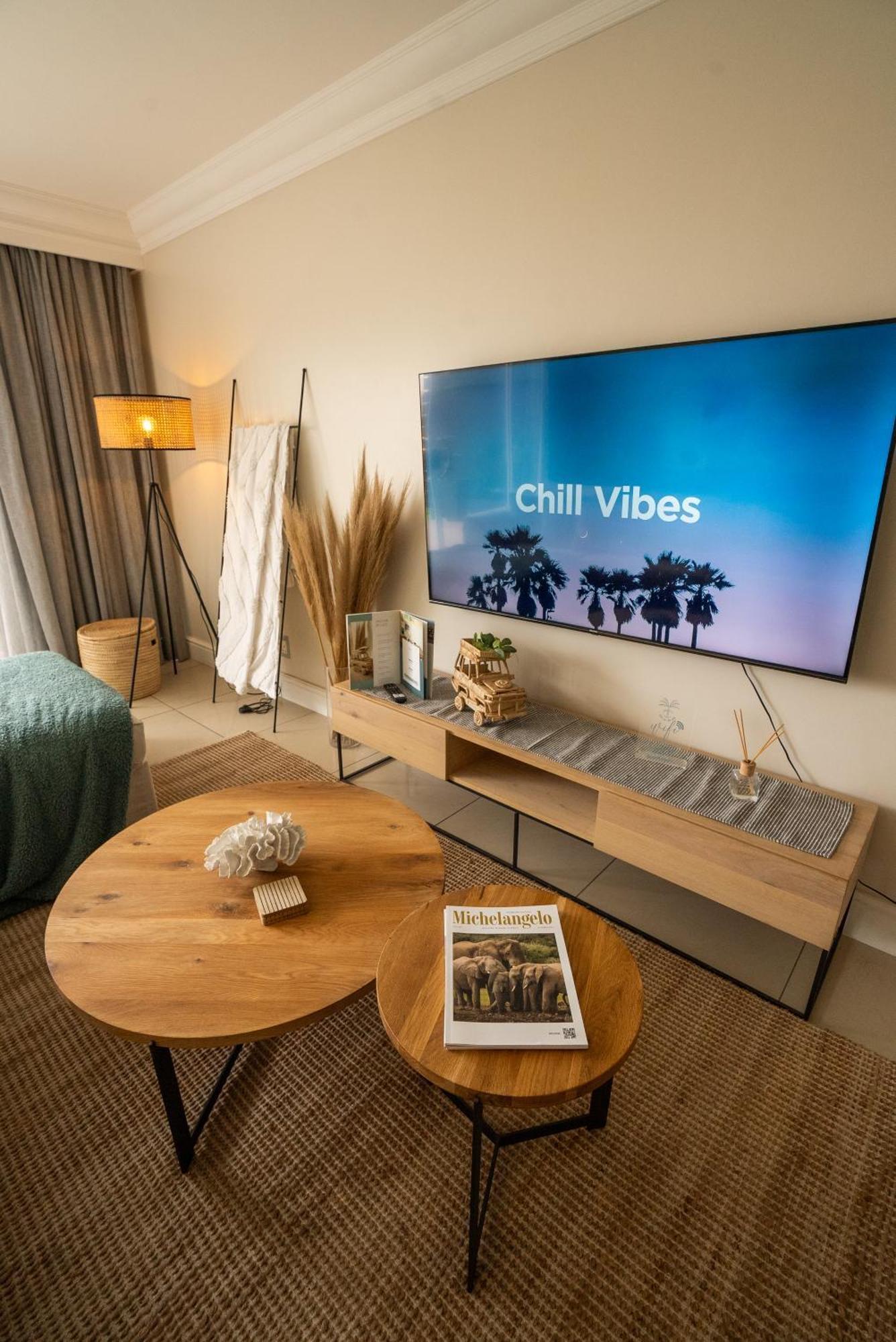 Deja Blue Beachfront Villa, Newly Renovated Langstrand Екстериор снимка