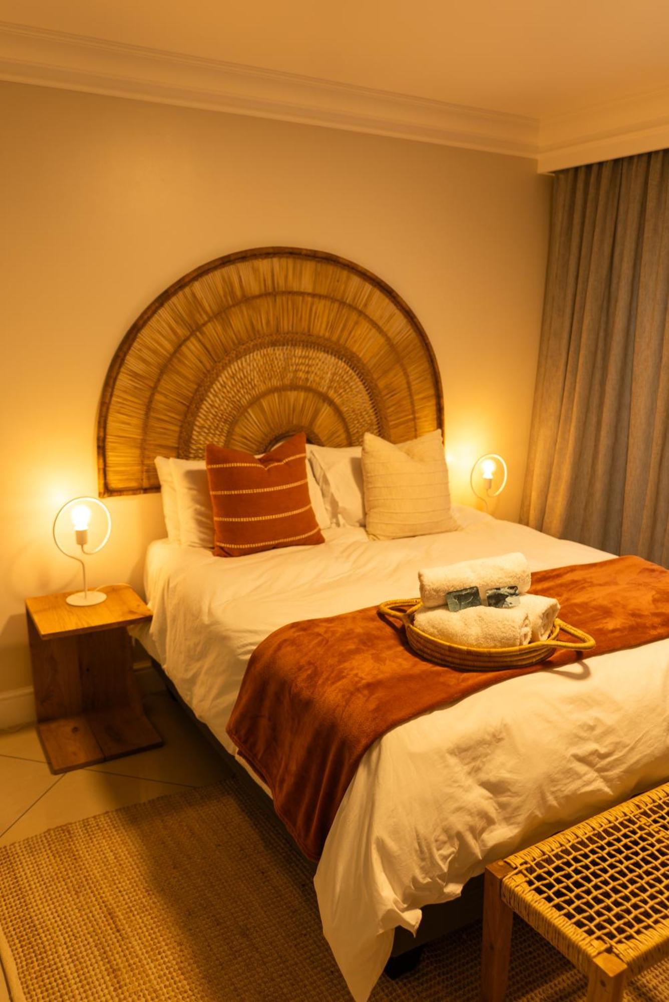 Deja Blue Beachfront Villa, Newly Renovated Langstrand Екстериор снимка