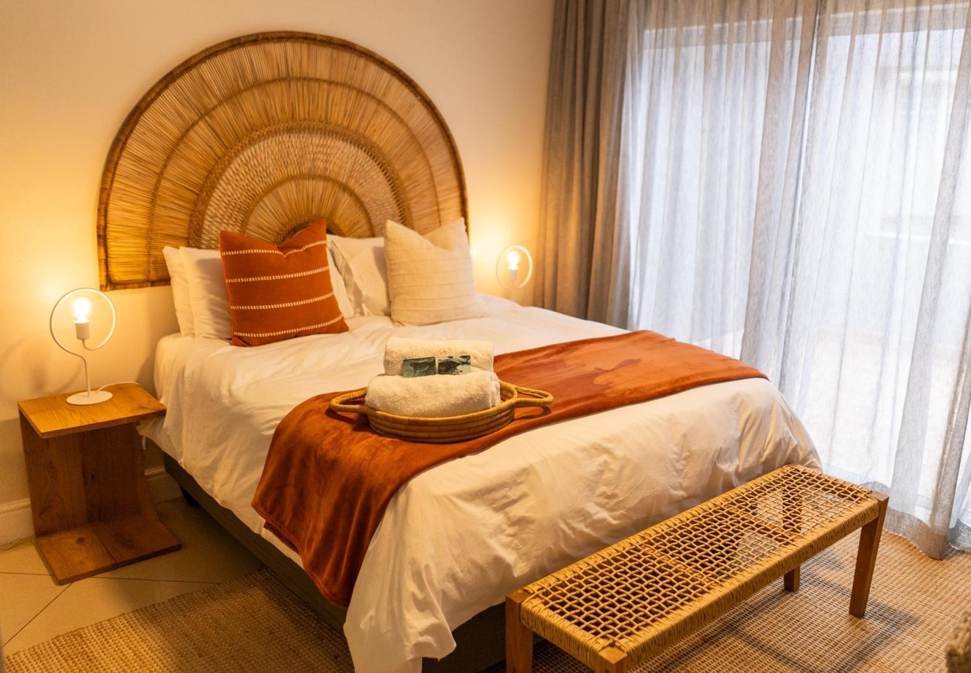 Deja Blue Beachfront Villa, Newly Renovated Langstrand Екстериор снимка