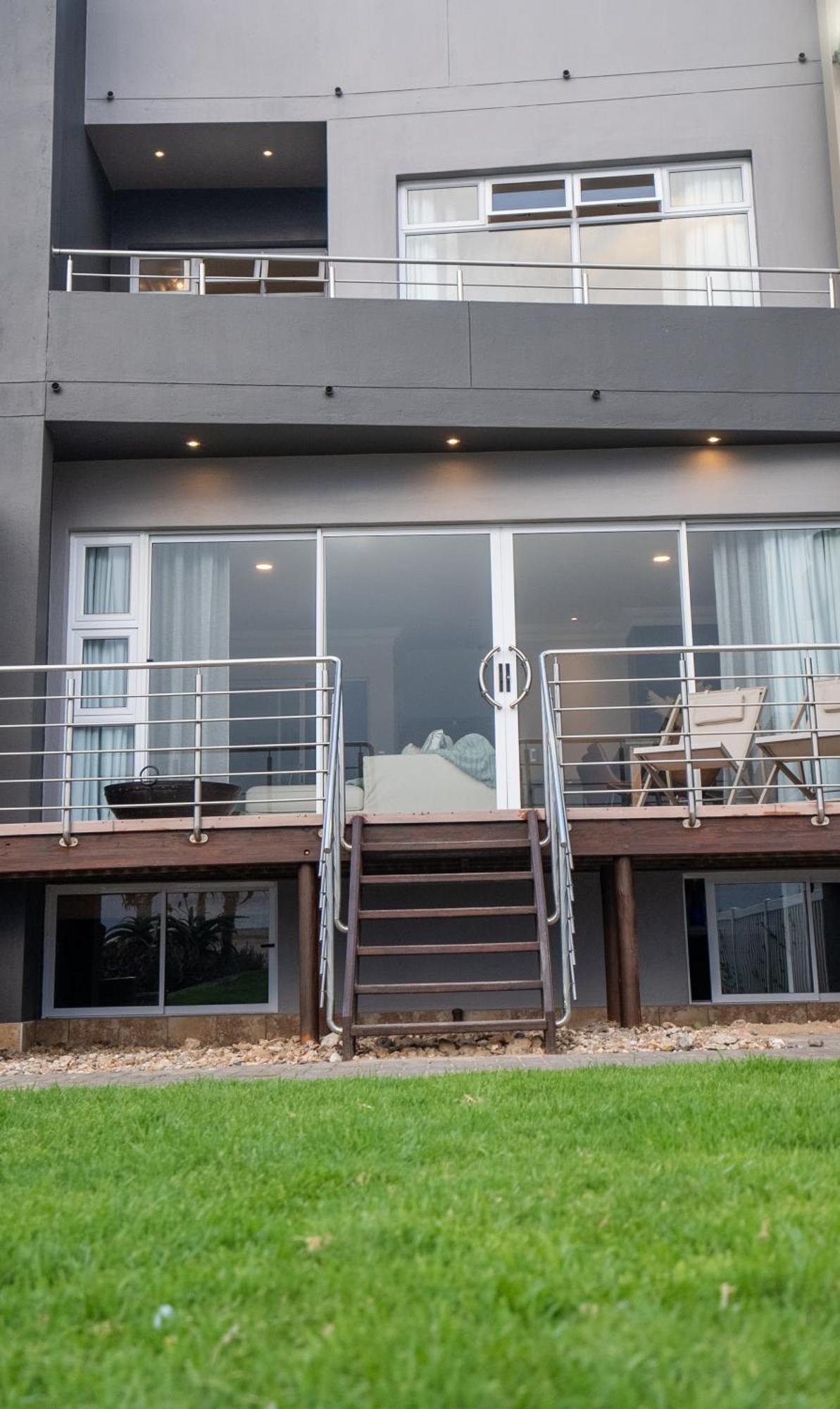 Deja Blue Beachfront Villa, Newly Renovated Langstrand Екстериор снимка